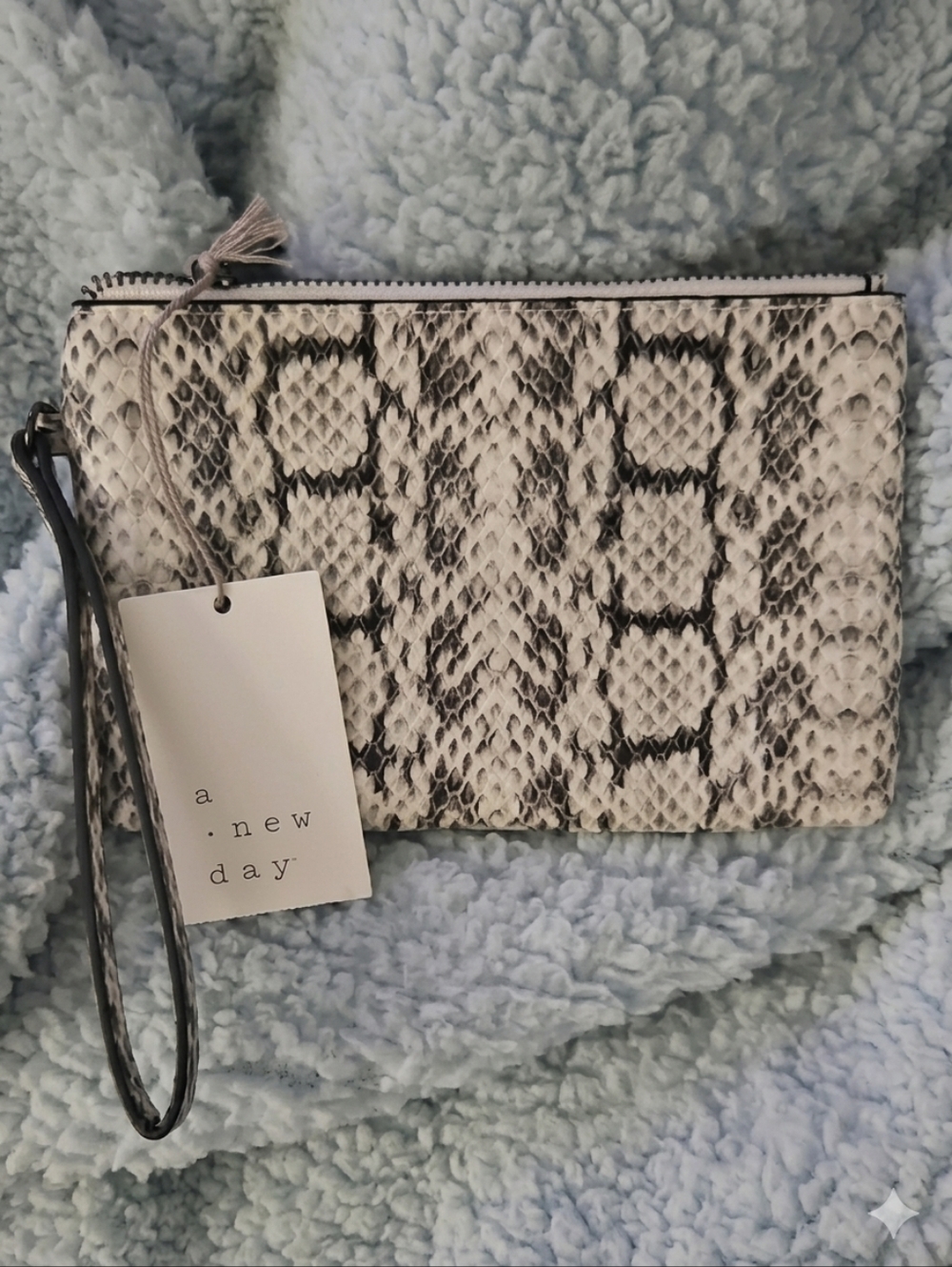 Chic Faux Snakeskin Pouch Wristlet | Neutral Minimalist Aesthetic | NWT